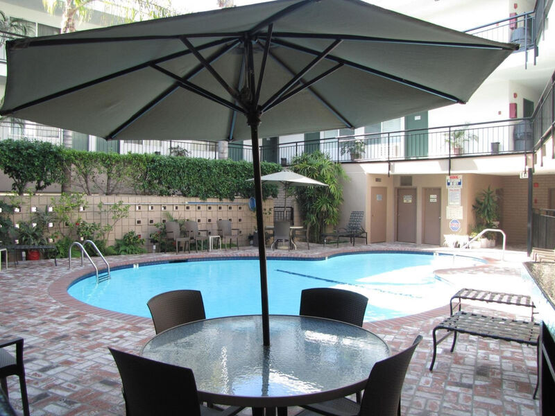Dunes Inn - Wilshire