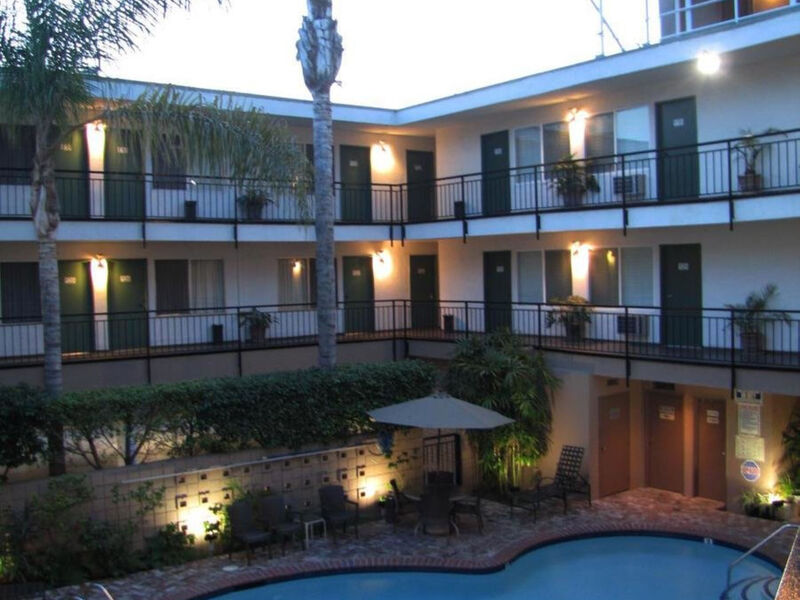 Dunes Inn - Wilshire
