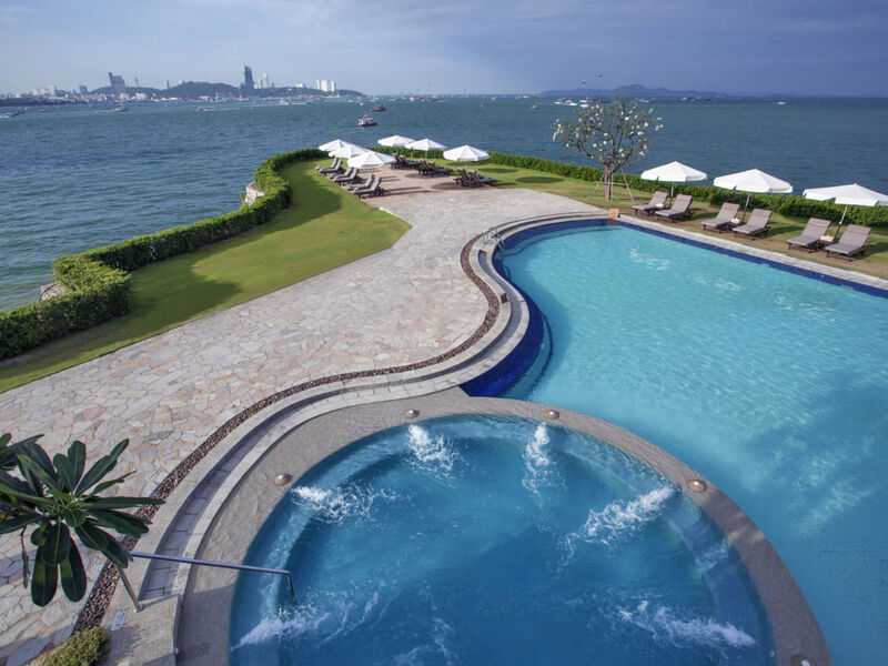Dusit Thani Pattaya