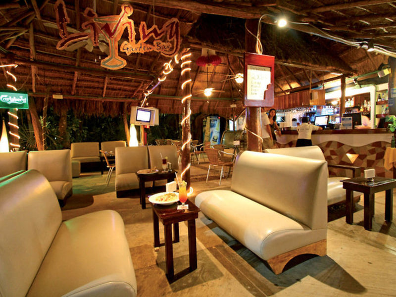 El Tucan Hotel and Beach Club