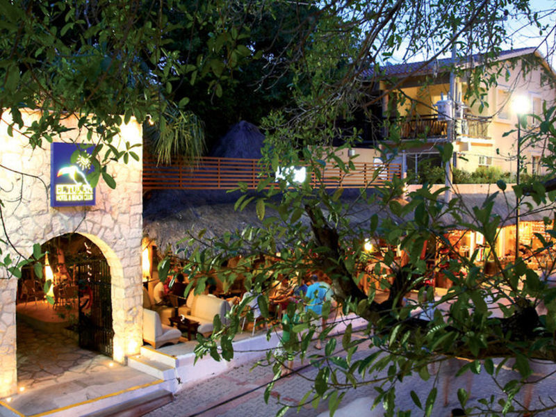 El Tucan Hotel and Beach Club