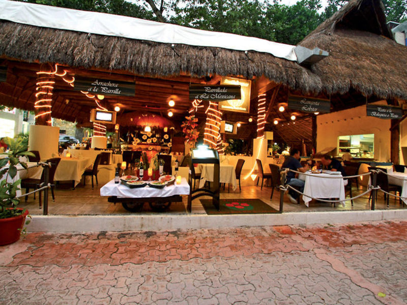 El Tucan Hotel and Beach Club