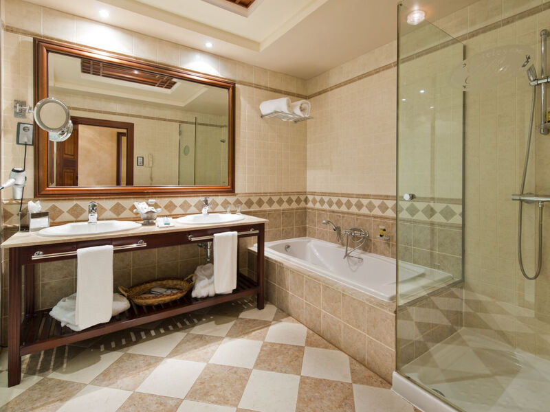 Elba Palace &Amp; Golf Resort