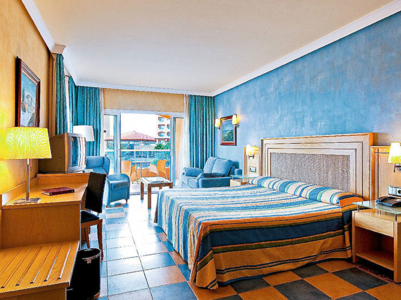 Elba Sara, Hotel