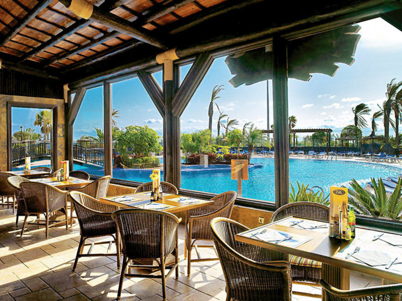 Elba Sara, Hotel