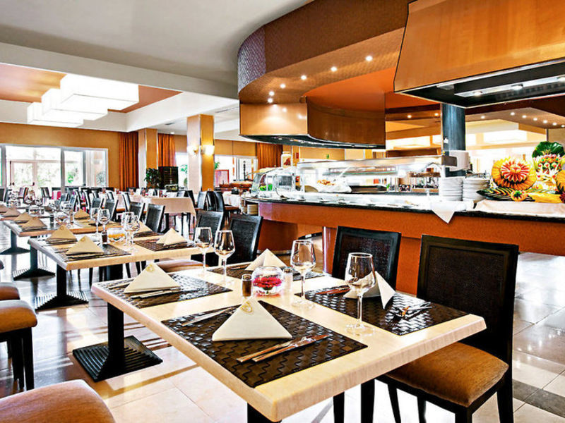 Elba Sara, Hotel