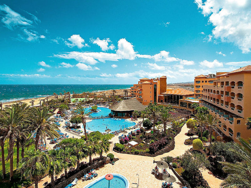 Elba Sara, Hotel