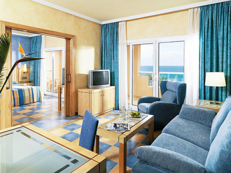 Elba Sara, Hotel