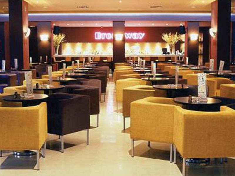 Elba Sara, Hotel