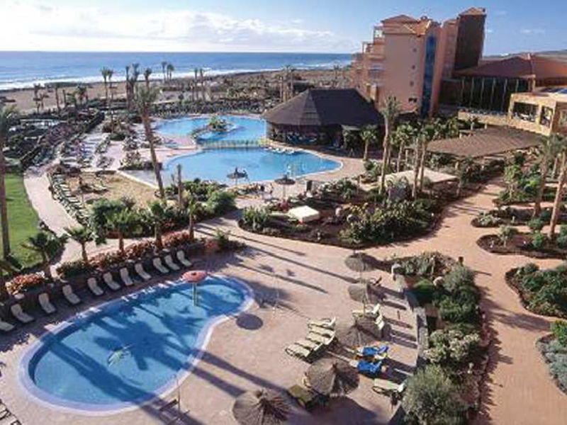 Elba Sara, Hotel