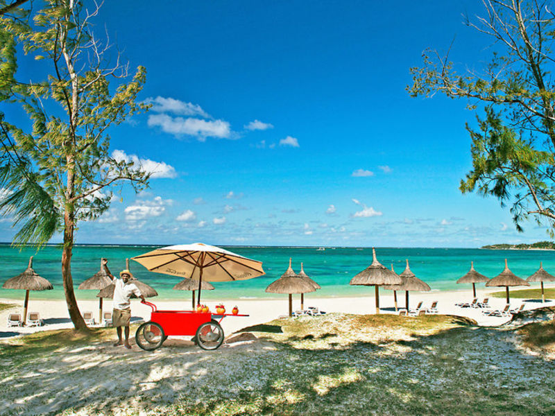Emeraude Beach Attitude