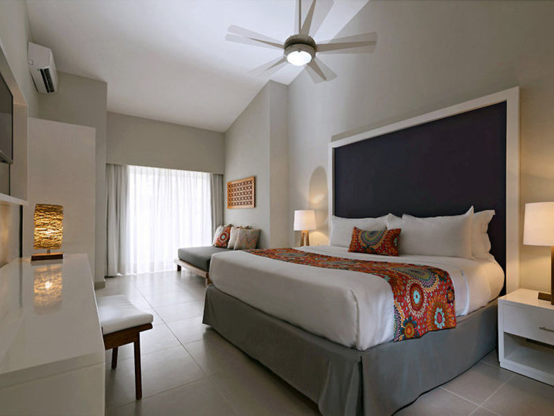 Emotions Beach Resort