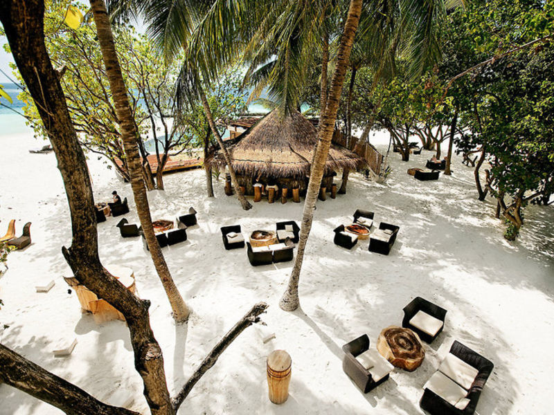 Flitterw. / Constance Moofushi