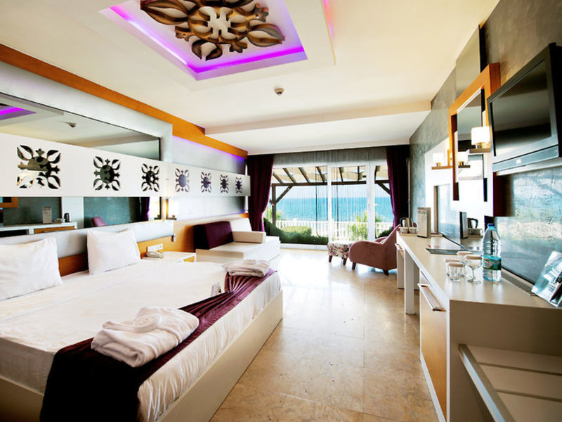 Flora Garden Beach Club