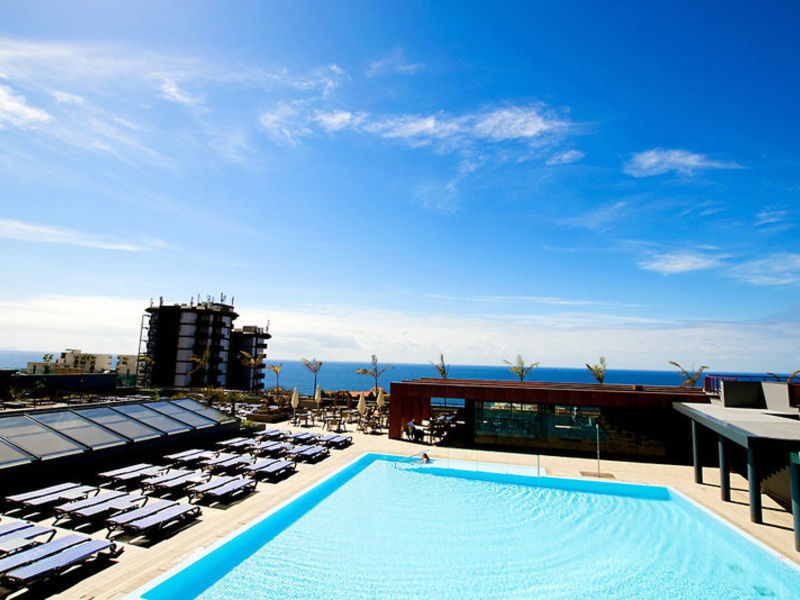Four Views Monumental Lido