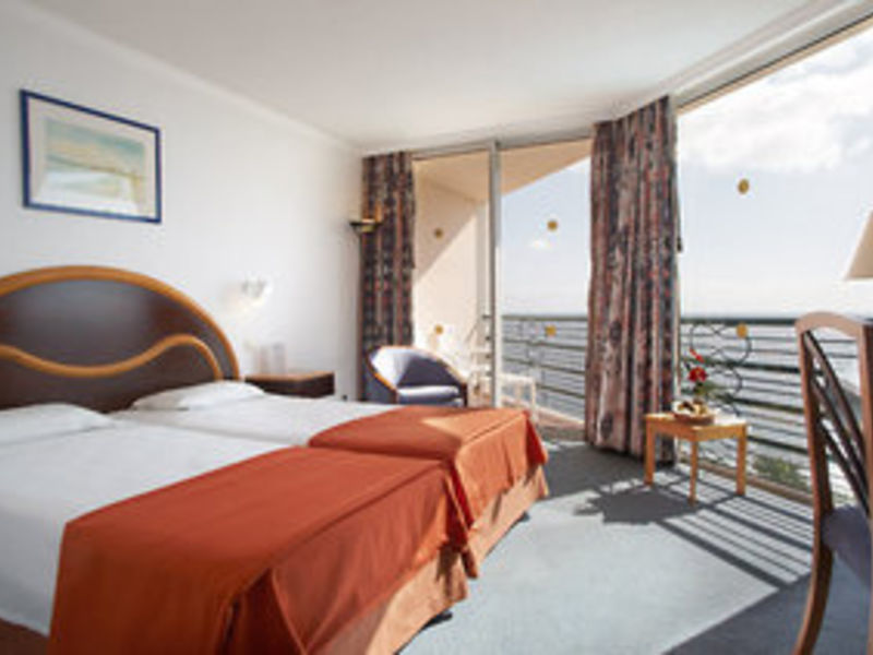Four Views Oasis Hotel