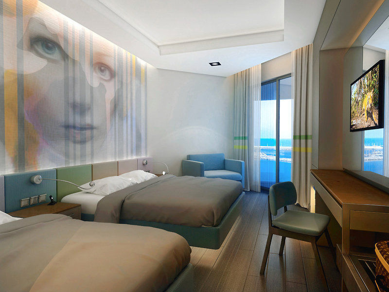 Glamour Resort & Spa