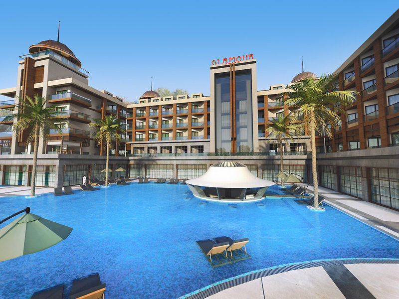 Glamour Resort & Spa