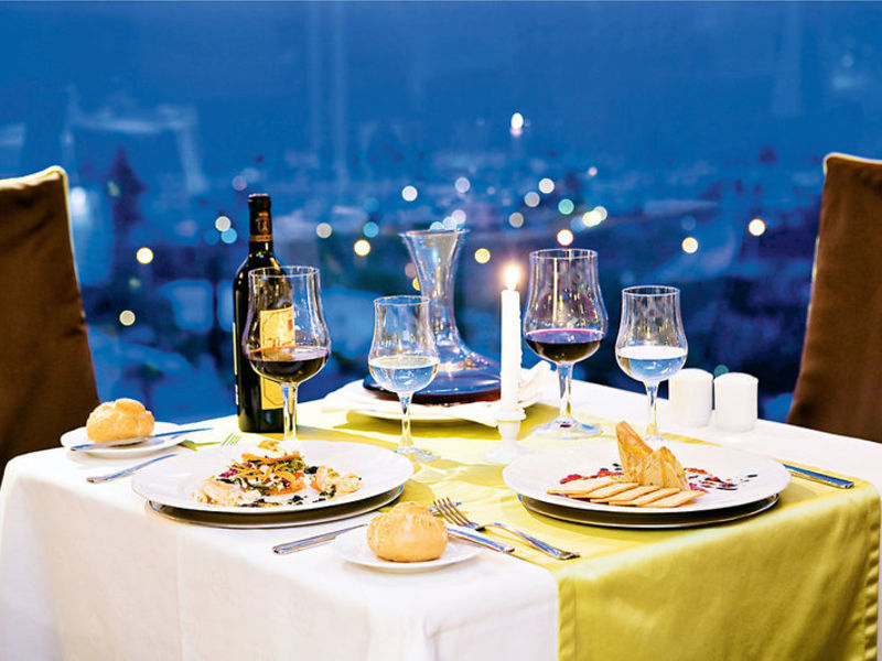 Gloria Palace, Hotel