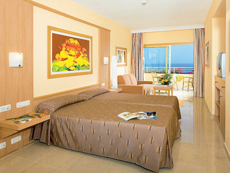 Gloria Palace, Hotel