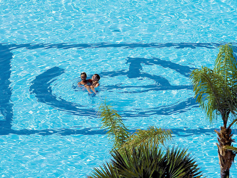 Gloria Palace, Hotel