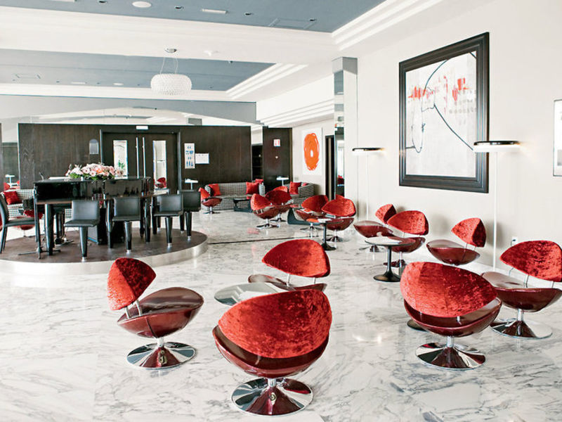 Gloria Palace, Hotel
