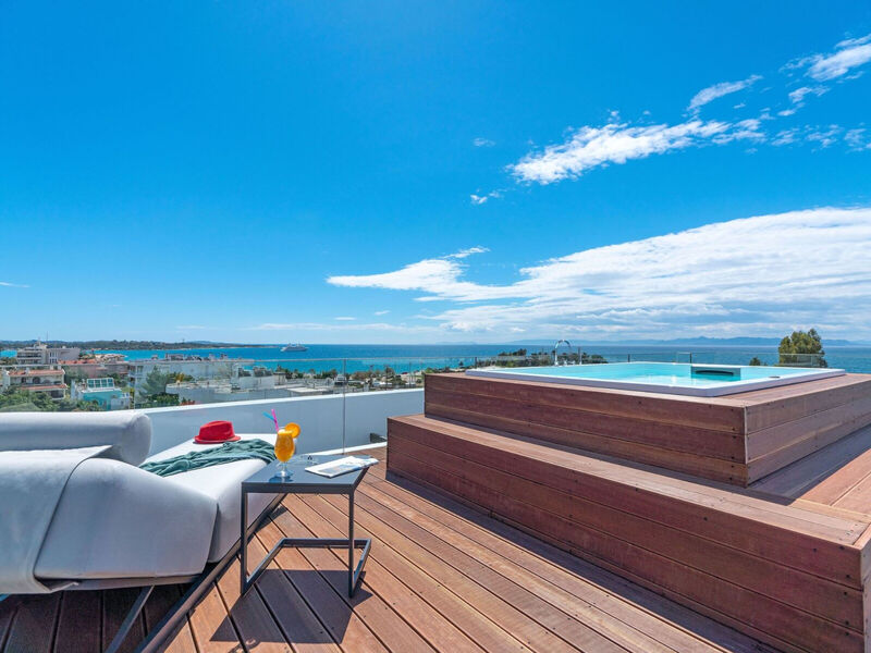 Glyfada Riviera Hotel