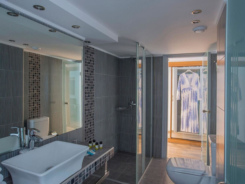 Golden Coast Hotel & Bungalows