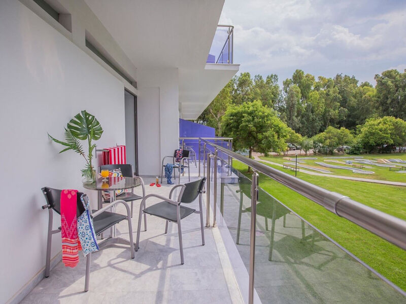 Golden Coast Hotel & Bungalows