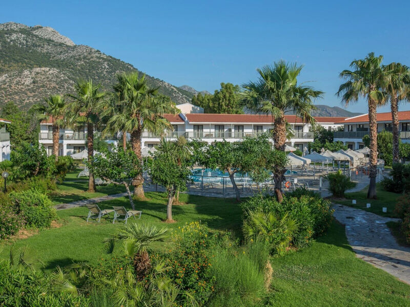 Golden Coast Hotel & Bungalows