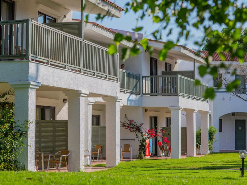 Golden Coast Hotel & Bungalows