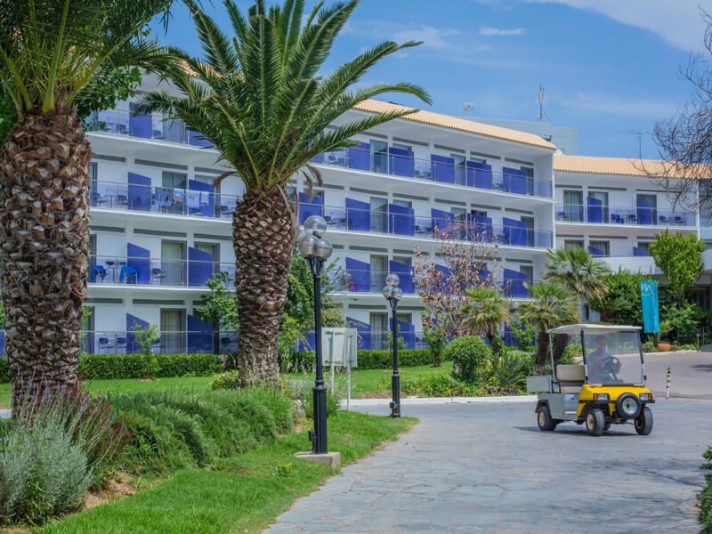 Golden Coast Hotel & Bungalows