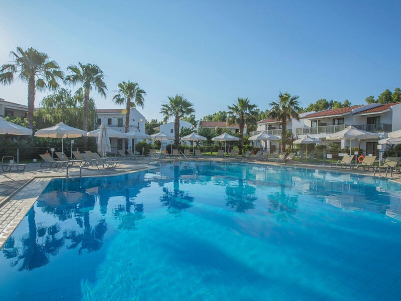 Golden Coast Hotel & Bungalows