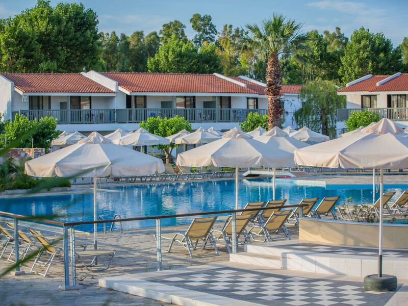 Golden Coast Hotel & Bungalows