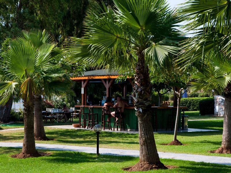 Golden Coast Hotel & Bungalows