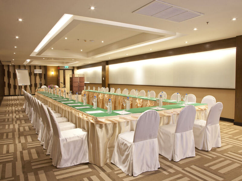 Graceland Khaolak Beach Resort