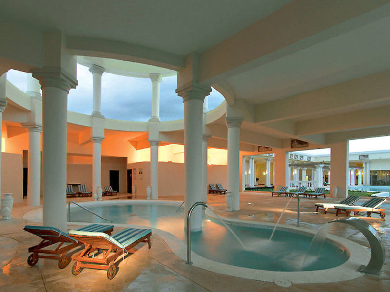 Grand Palladium Lady Hamilton