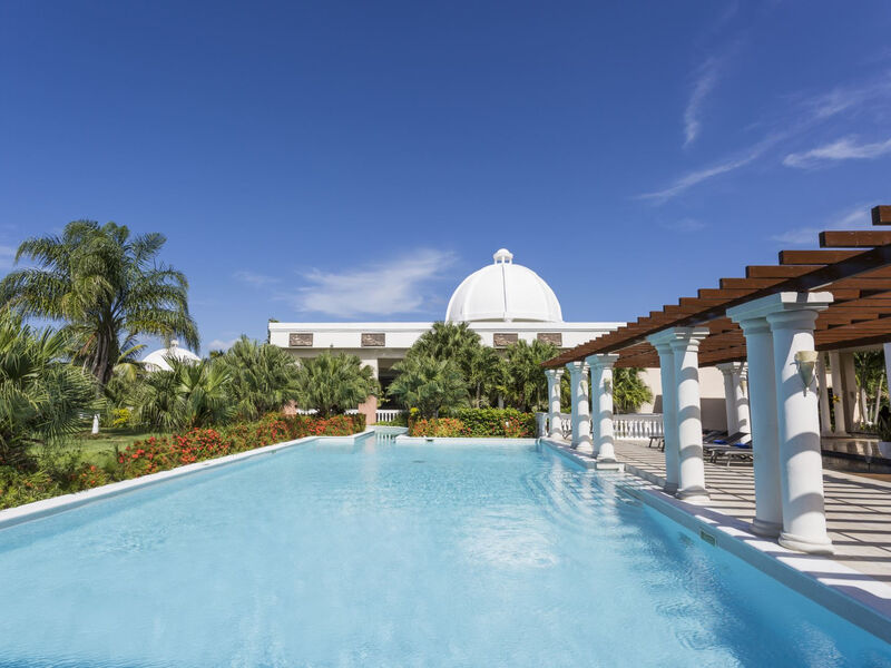 Grand Palladium Lady Hamilton Resort &Amp; Spa