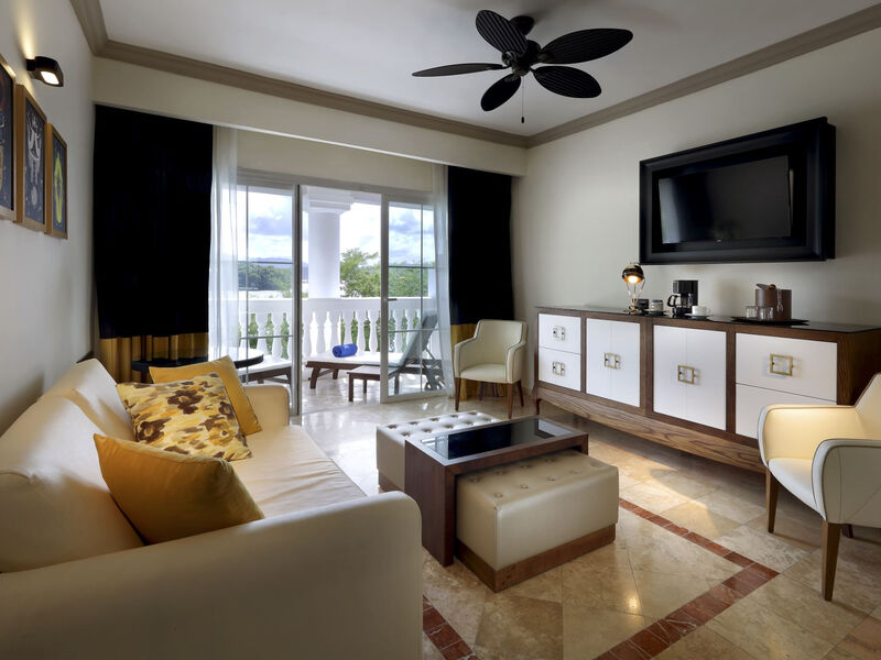 Grand Palladium Lady Hamilton Resort &Amp; Spa