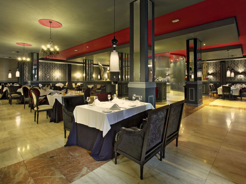 Grand Palladium Lady Hamilton Resort &Amp; Spa