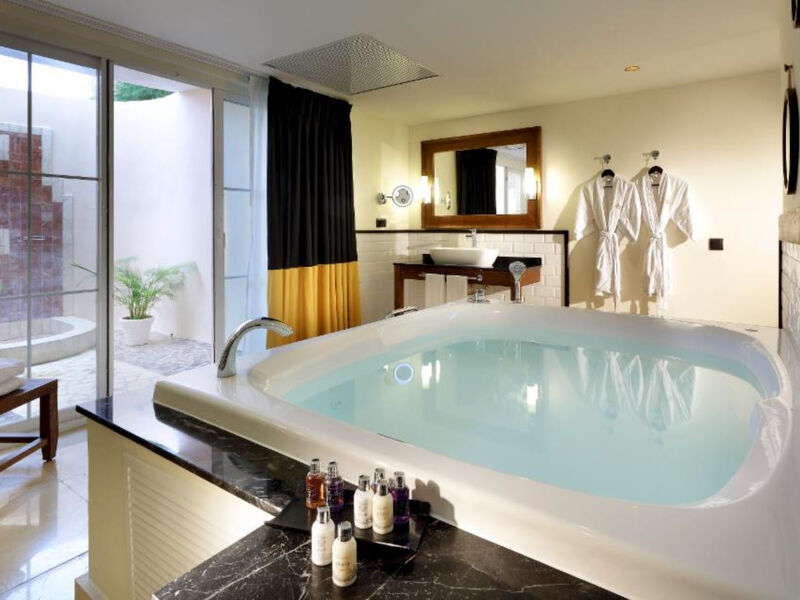 Grand Palladium Lady Hamilton Resort &Amp; Spa