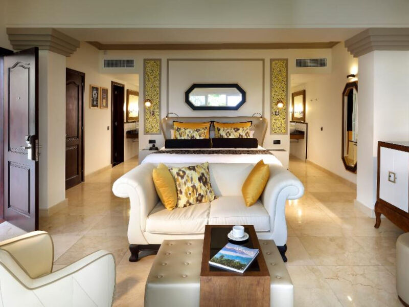 Grand Palladium Lady Hamilton Resort &Amp; Spa