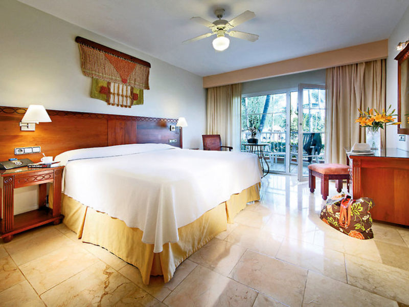 Grand Palladium Palace Resort