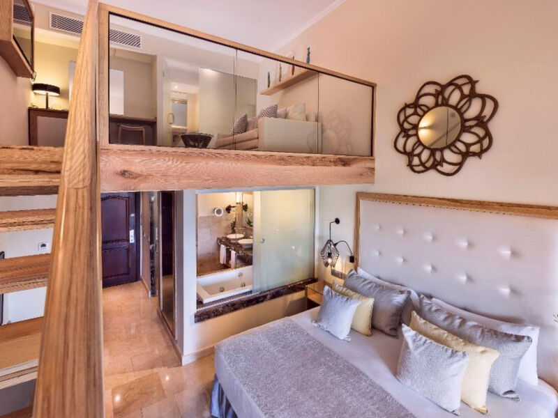 Grand Palladium Palace Resort Spa &Amp; Casino
