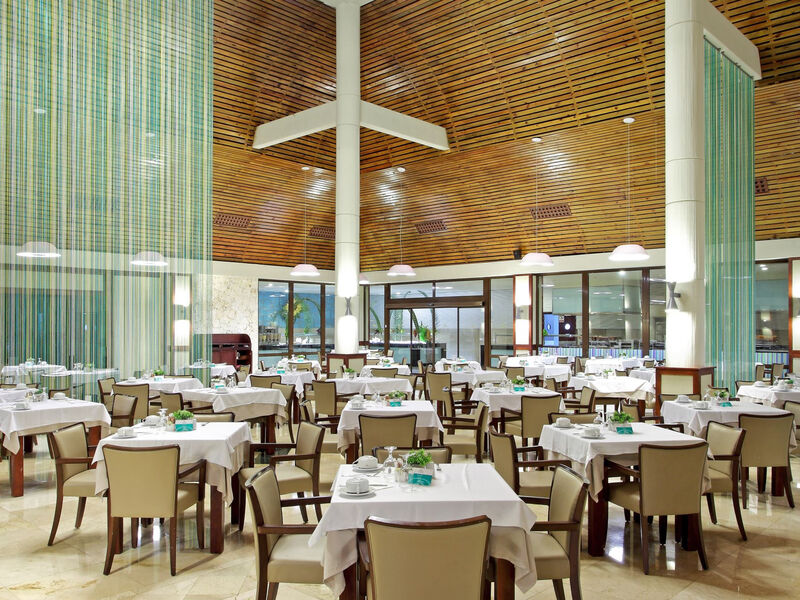 Grand Palladium Palace Resort Spa &Amp; Casino