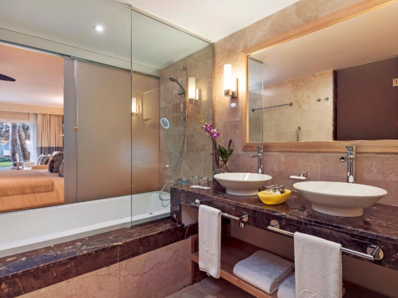 Grand Palladium Palace Resort Spa &Amp; Casino