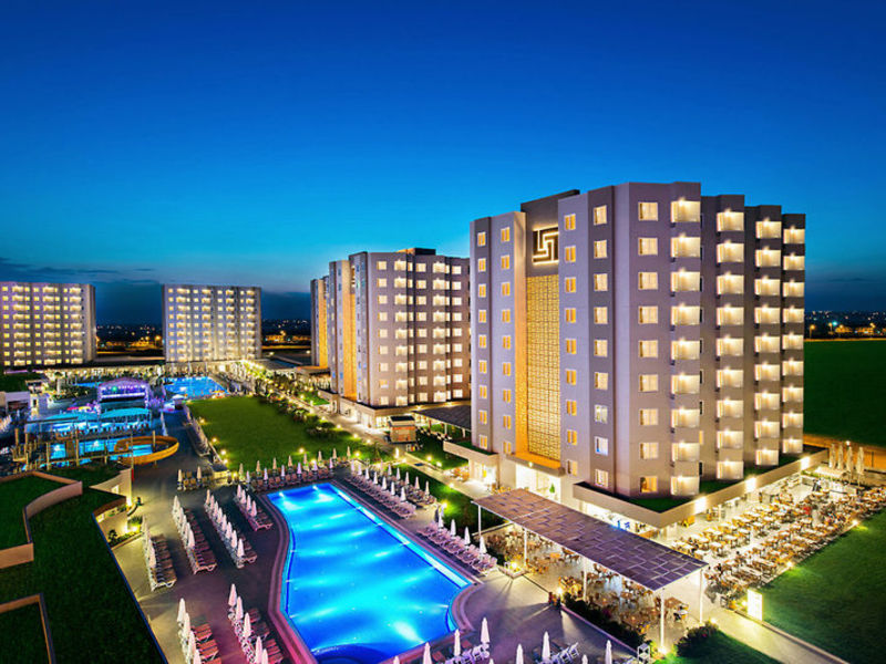 Grand Park Lara