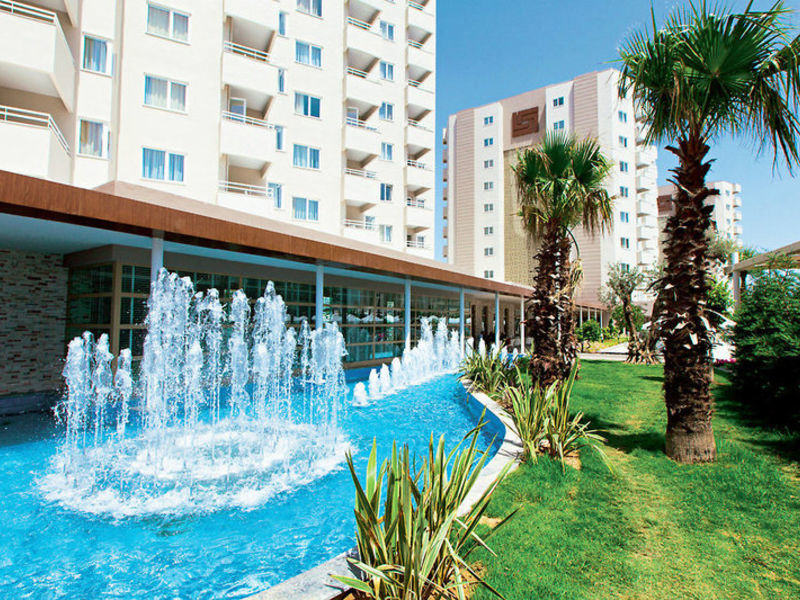Grand Park Lara