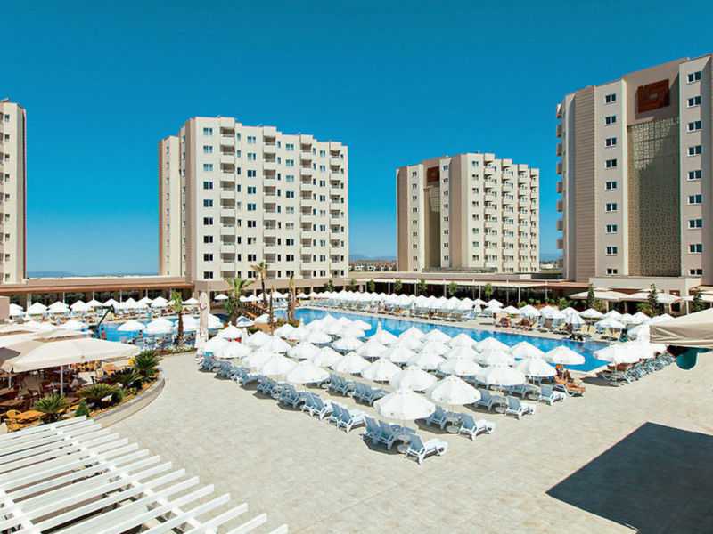 Grand Park Lara