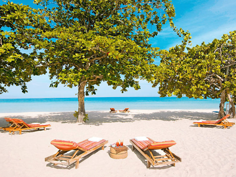 Grand Pineapple Beach Resort